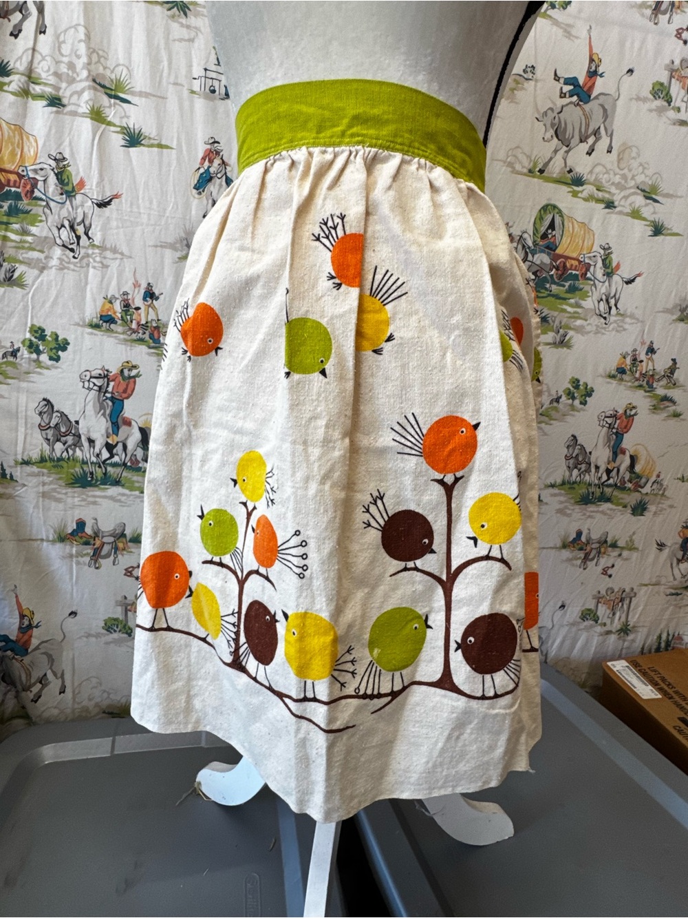Vintage-Inspired Cotton A-Line Skirt with Bird Print - Green Waistband